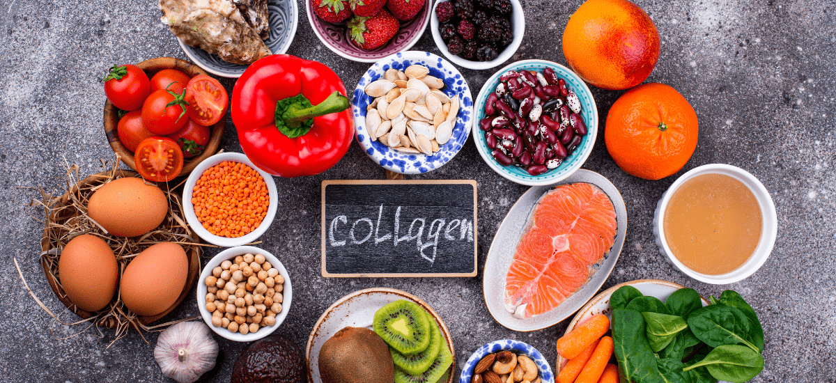Produkty spożywcze ułożone wokół tablicy z napisem collagen