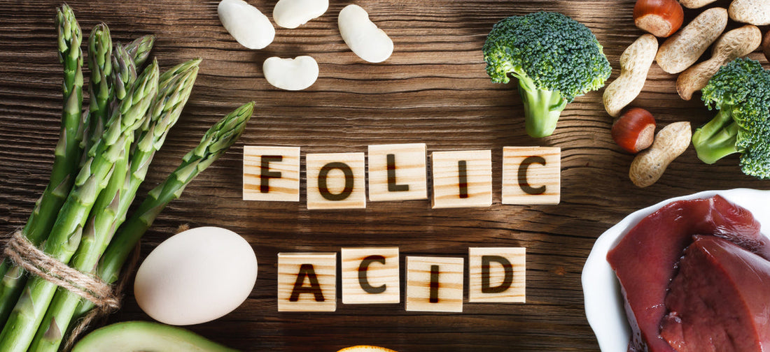 kostki z literami ułożone w napis: folic acid