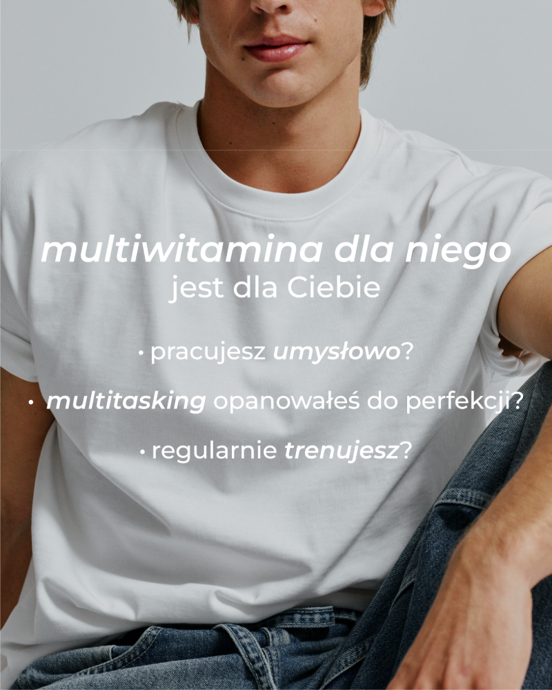 model-w-bialym-tshircie