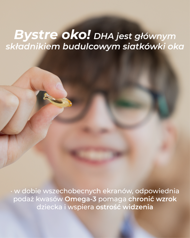 Chłopiec z kapsułką Primabiotic Omega + witamina D3 dla dzieci. Napis: bystre oko! DHA jest głównym składnikiem budulcowym siatkówki oka.