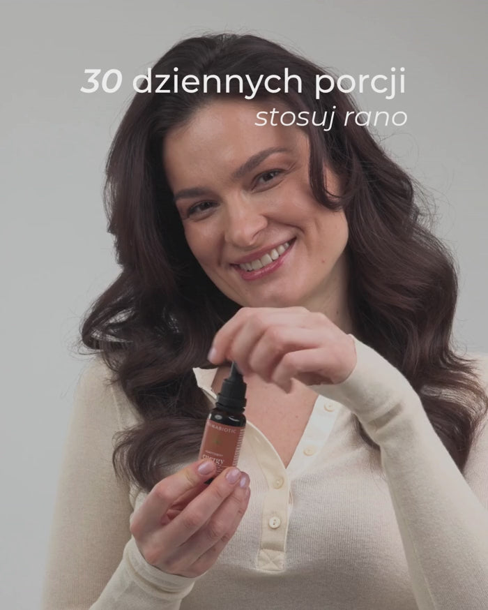 Kobieta stosuje adaptogeny energy Primabiotic 